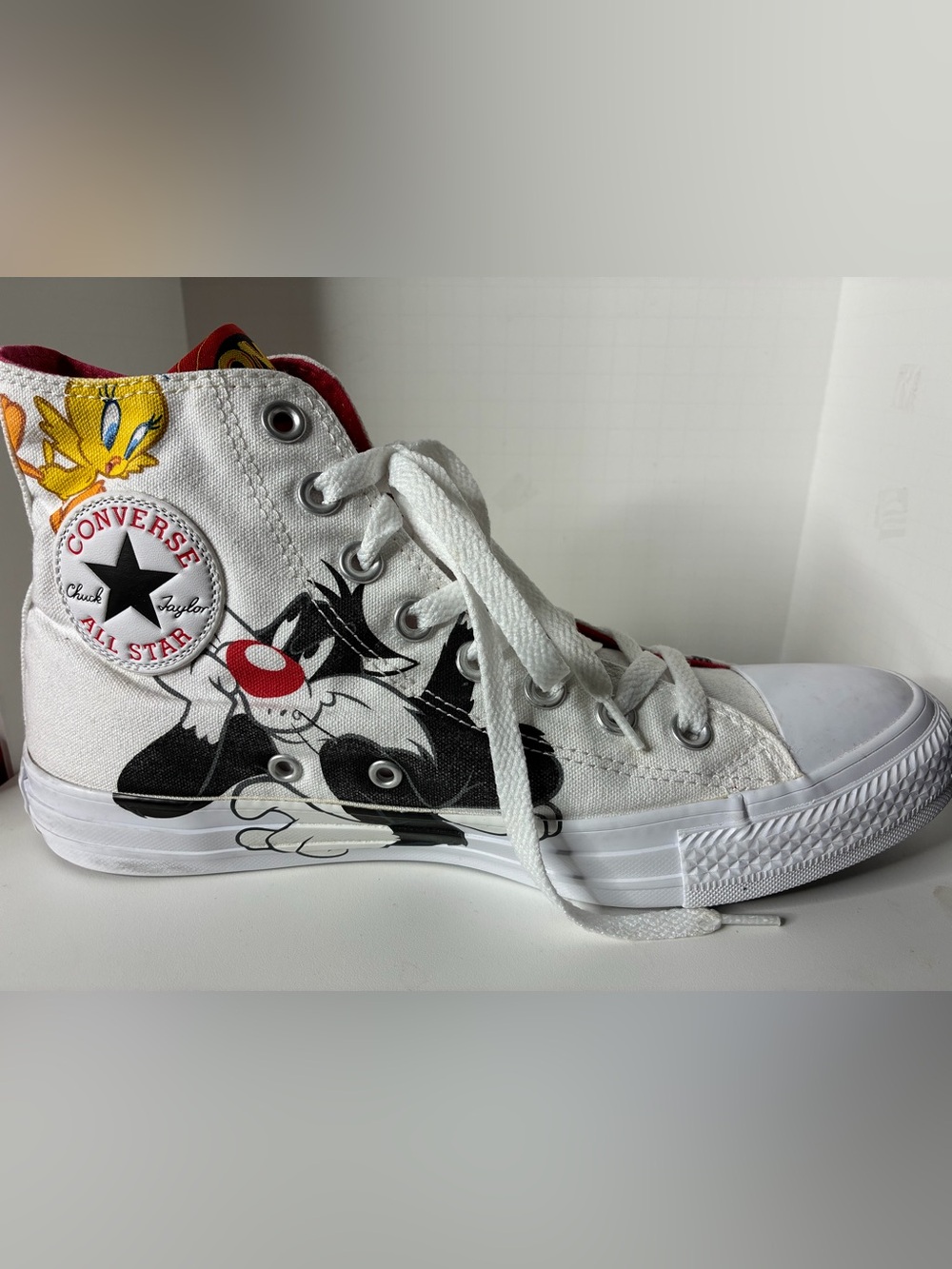 Looney Tunes Sylvester & Tweety Bird Converse - Picture 5 of 10